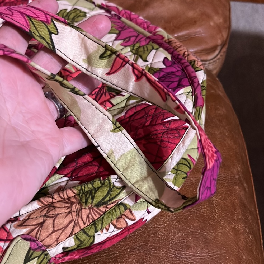 Vera Bradley Saddle Hipster! Excellent Condition SOLD - Picture 3 of 6